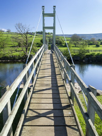 Swing bridge, Reeth